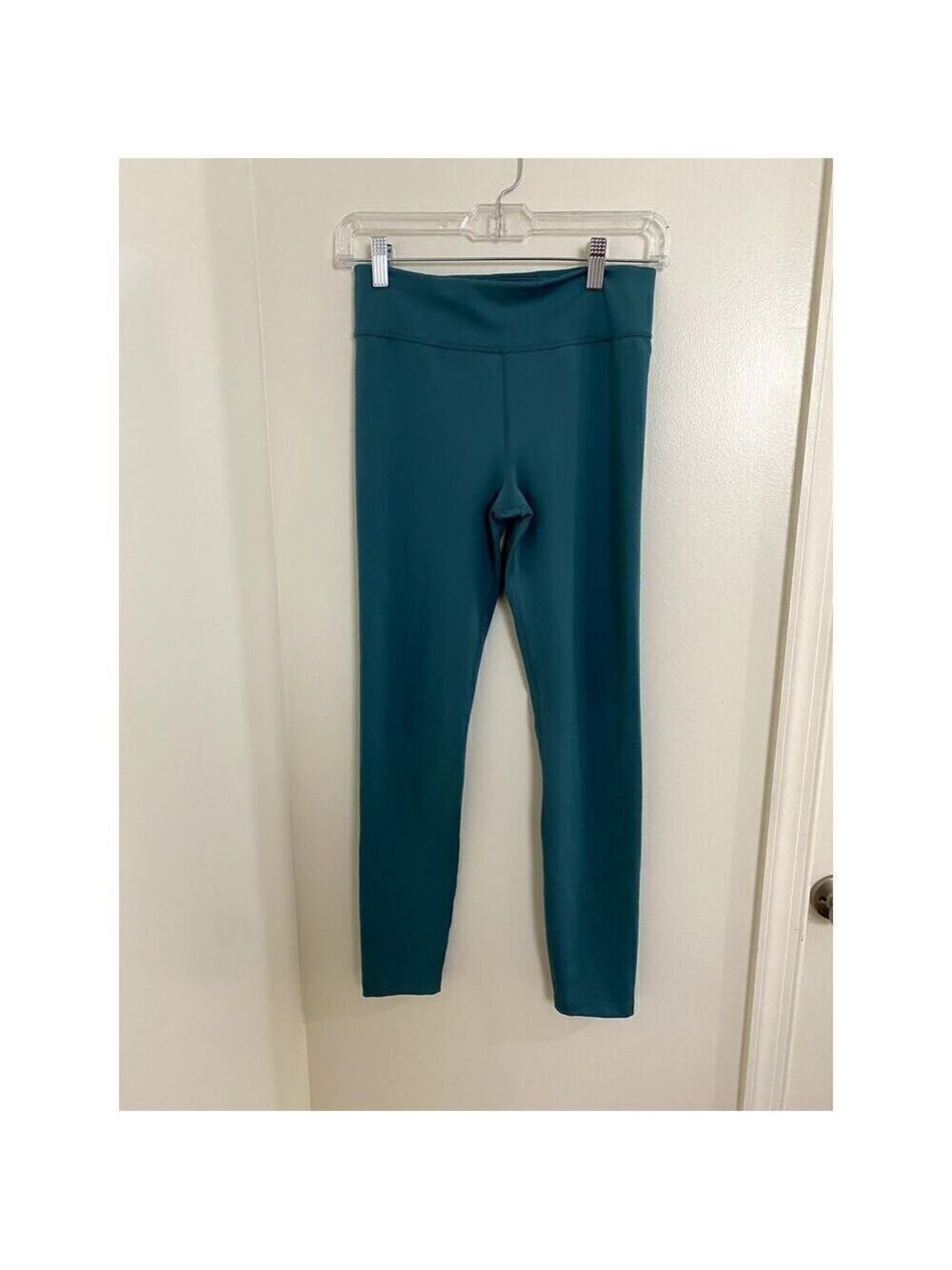 Nike Dri-Fit One Mid-Rise Leggings - Size XL  (EUC)